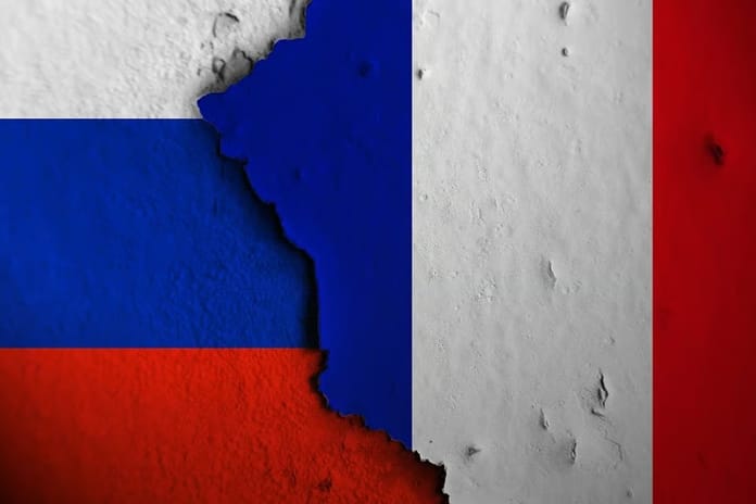 Ankara'da klavye savaşları: Büyükelçilikler birbirine girdi