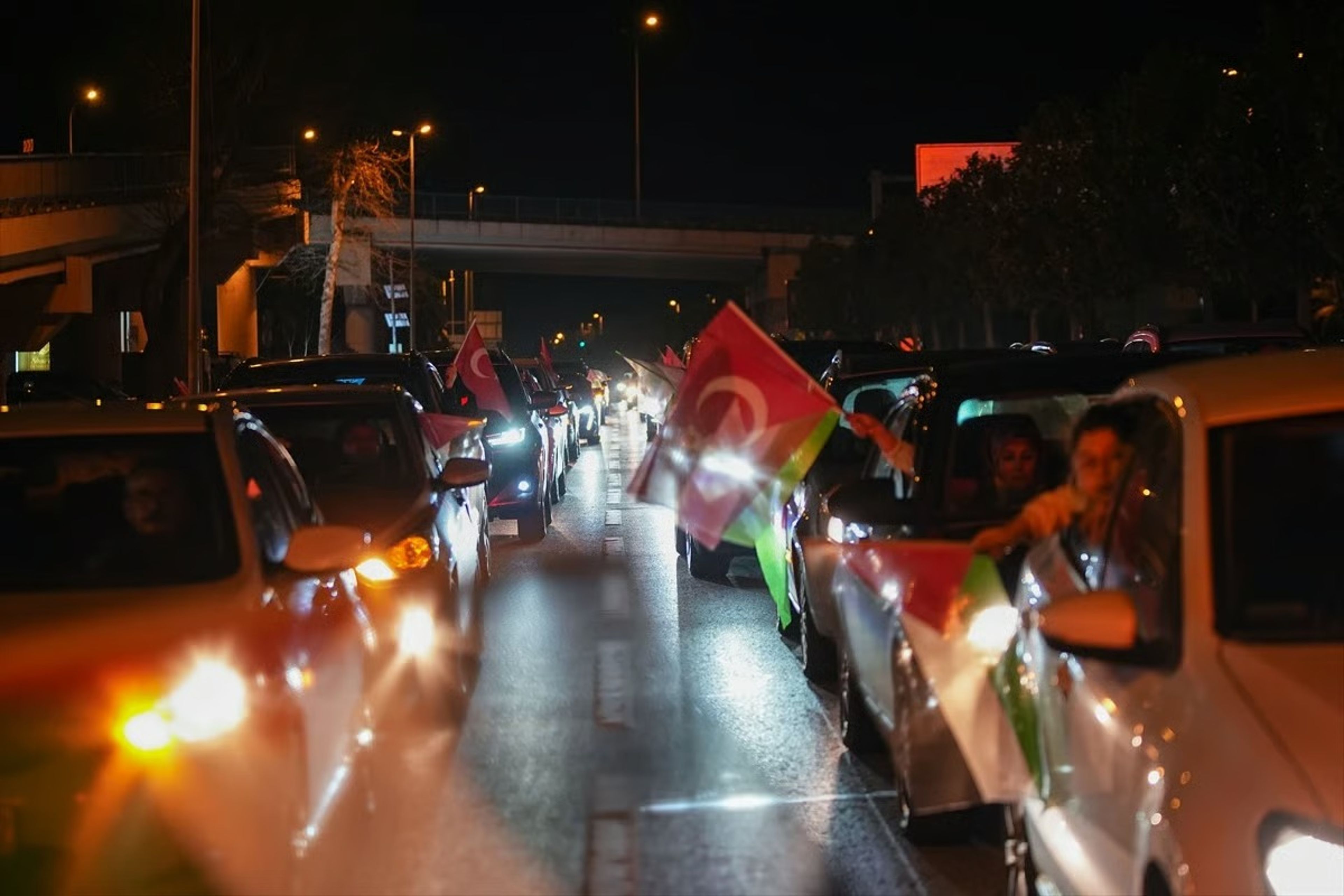 İstanbul'da İsrail'e karşı araç konvoyuyla Gazze ve idam yasası protestosu