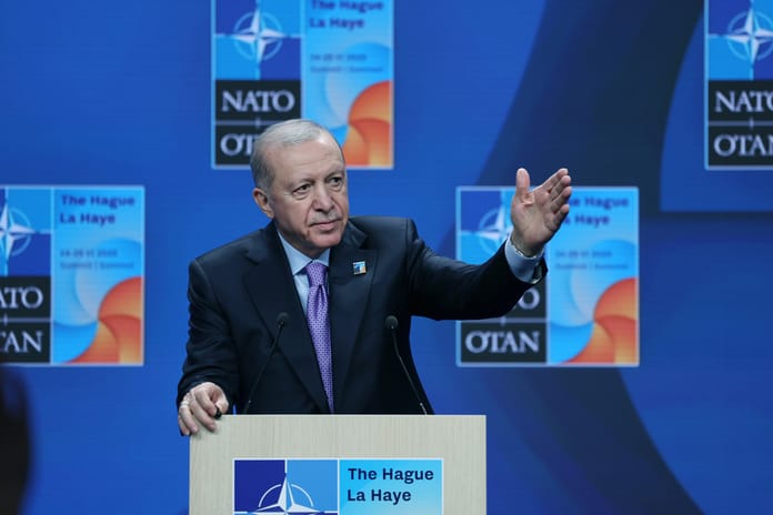 Cumhurbaşkanı Erdoğan'dan NATO Zirvesi dönüşü önemli açıklamalar