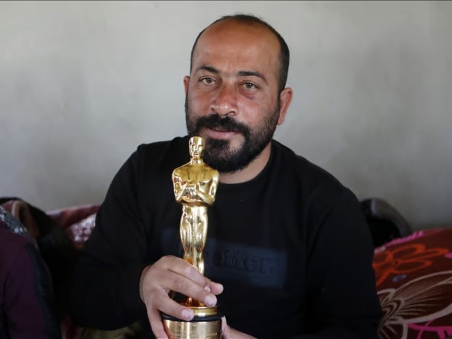 İsrail güçleri Oscar ödüllü Filistinli yönetmeni gözaltına aldı