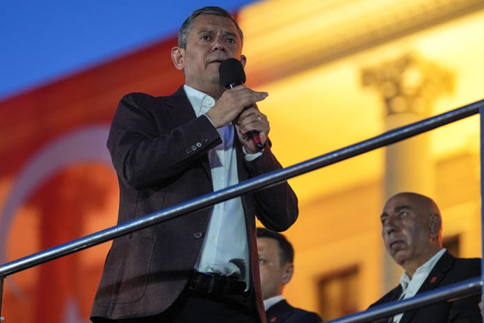 Özgür Özel: Zorunlu din dersi kalkacak, cemevleri ibadethane olacak