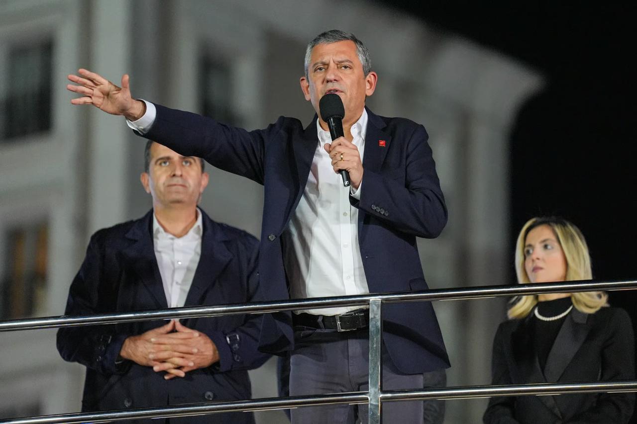 Özgür Özel’in 'kırmızı karta 5,5 milyonluk bahis' iddiasına soruşturma! 