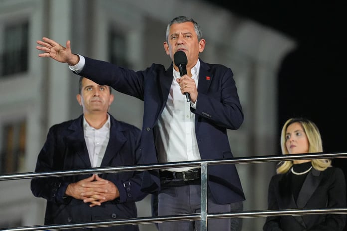 Özgür Özel’in 'kırmızı karta 5,5 milyonluk bahis' iddiasına soruşturma! 