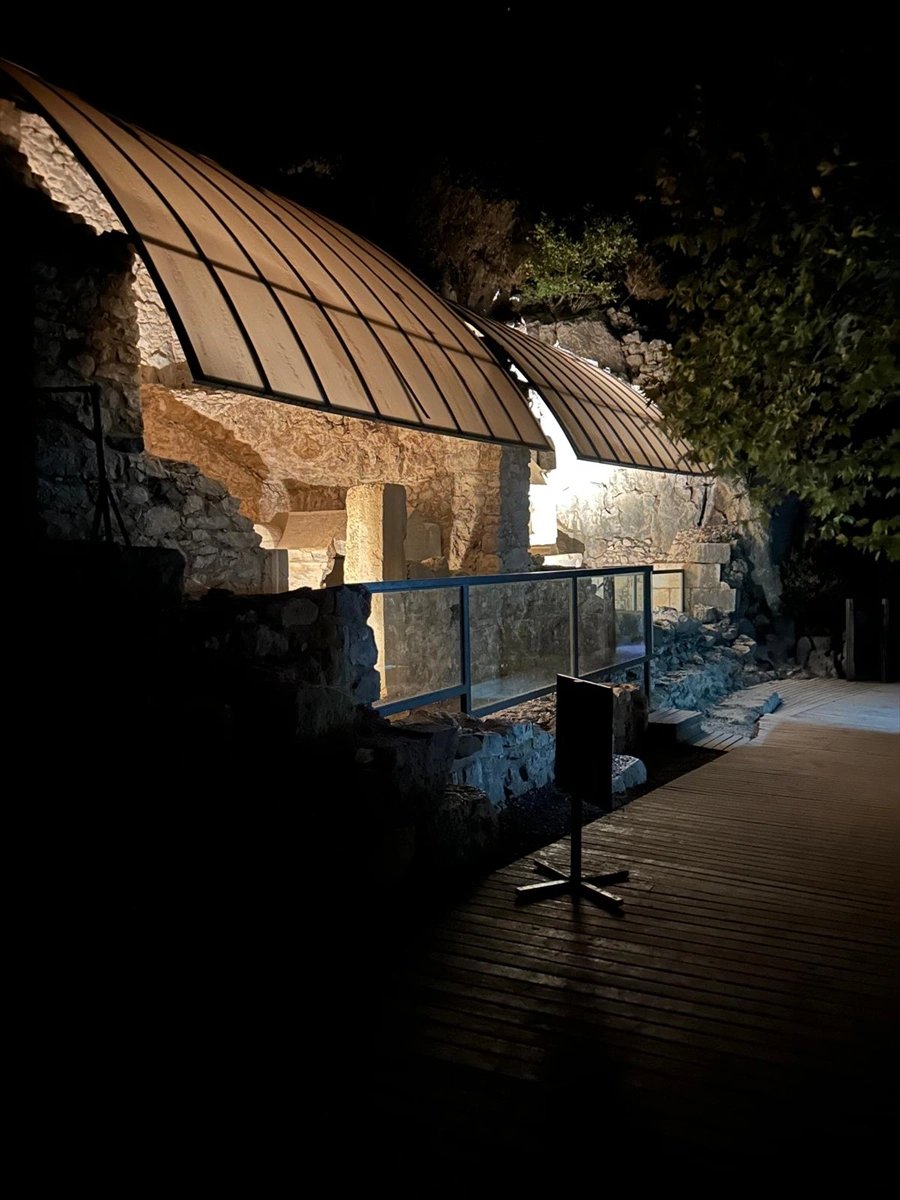 Antalya'nın antik mirası gece ışıklarıyla farklı bir ruh kazanıyor