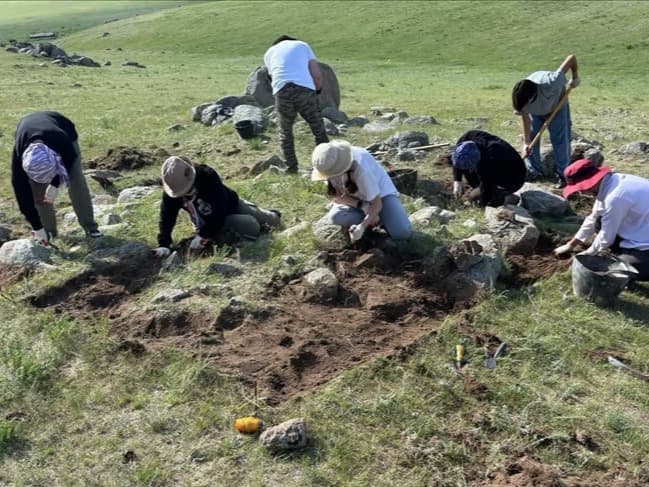 Moğolistan'da konargöçer toplumların mezarları kazılıyor
