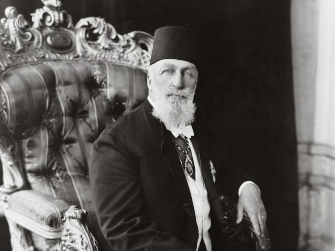 Tarihte Bugün: Son Halife Abdülmecid Efendi vefat etti