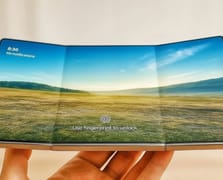 Samsung'dan rakiplere şok! 3'e katlanan telefon geldi: Galaxy Z Trifold