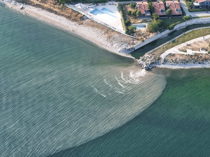 Müsilaj tehlikesi ile can çekişen Marmara'ya pislik akıyor