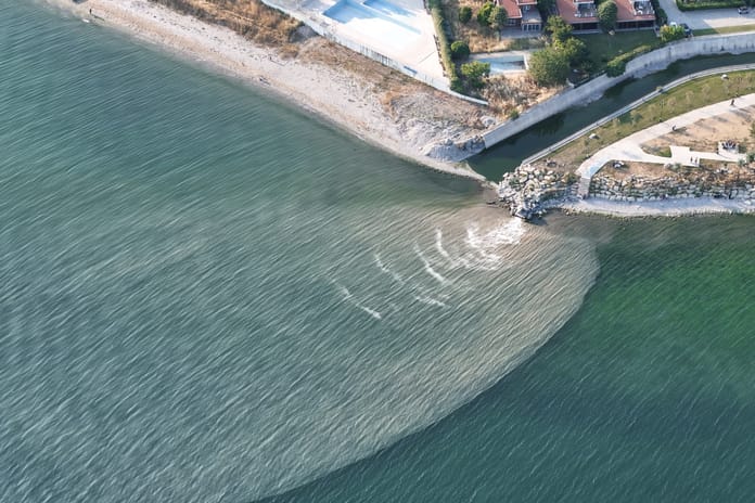 Müsilaj tehlikesi ile can çekişen Marmara'ya pislik akıyor