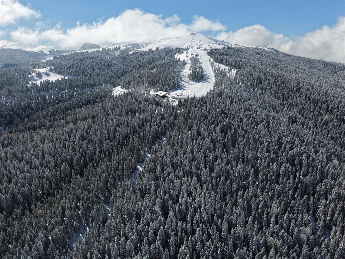 Kastamonu'da kar yağışı Ilgaz ve Yaralıgöz dağlarını beyaza bürüdü