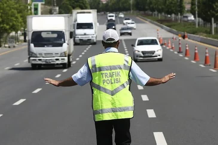İstanbullular dikkat! Bugün bazı yollar kapatılıyor: İşte trafiğe kapatılacak yollar ve alternatif güzergahlar...