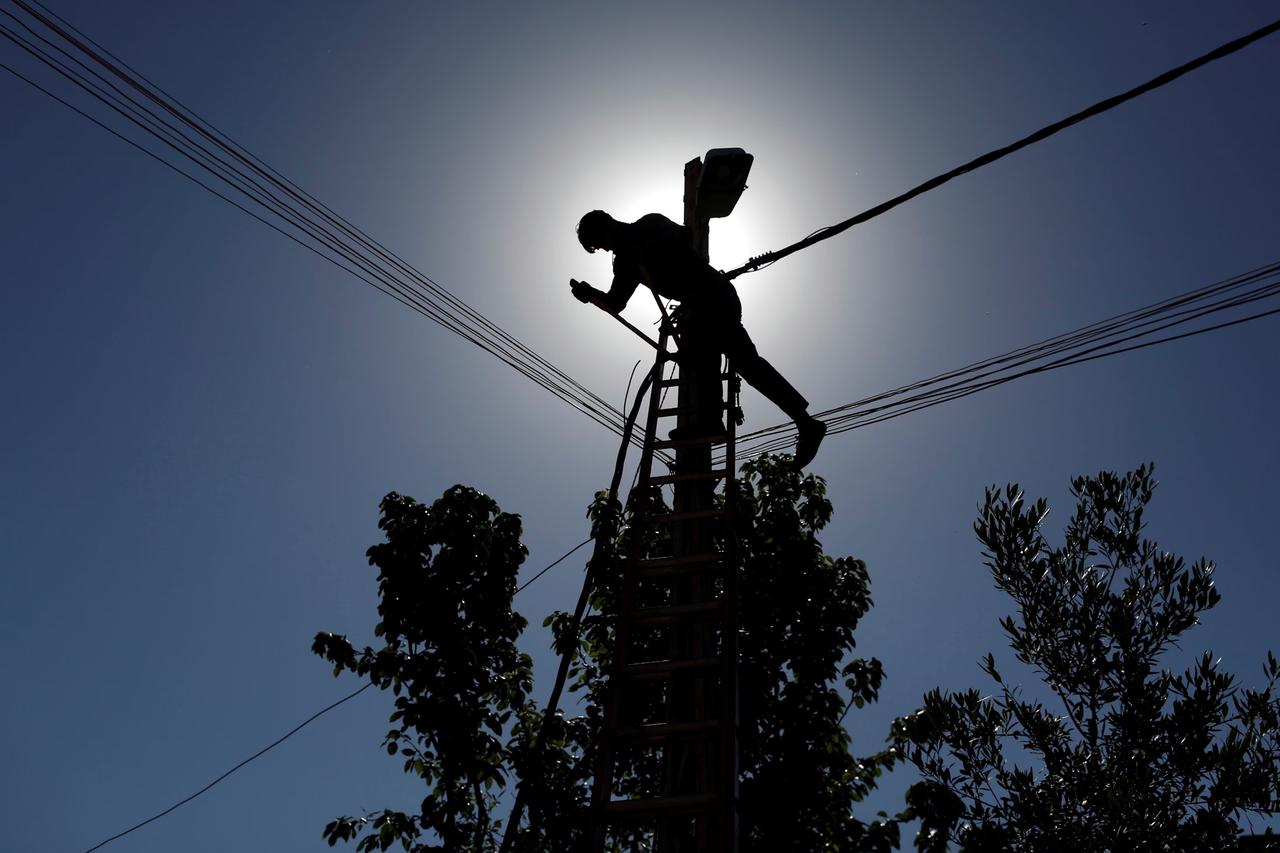 Irak'ta elektrik krizi: Ülke karanlığa gömüldü