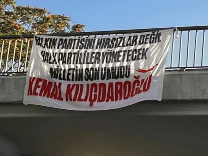 CHP'nin Kadıköy mitingi öncesi Kılıçdaroğlu pankartı asıldı