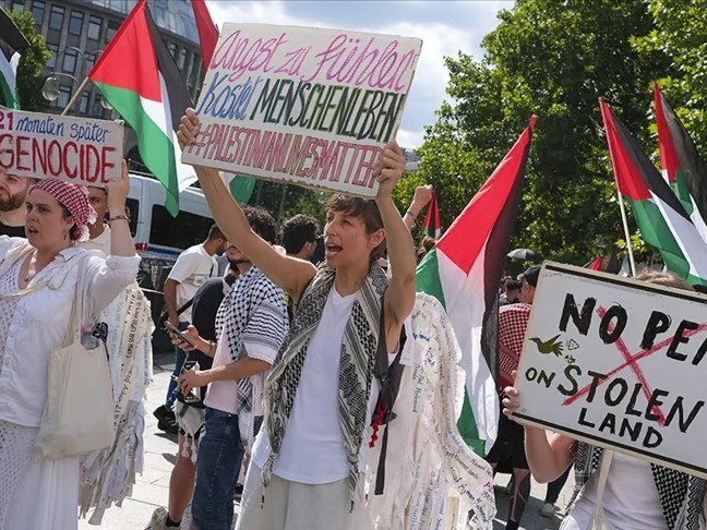 Almanya'da halkın çoğunluğu Filistin'in tanınmasından yana