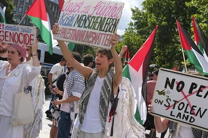 Almanya'da halkın çoğunluğu Filistin'in tanınmasından yana