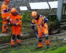 Fransa’da tren hatlarına sabotaj: Sinyal kabloları kundaklandı