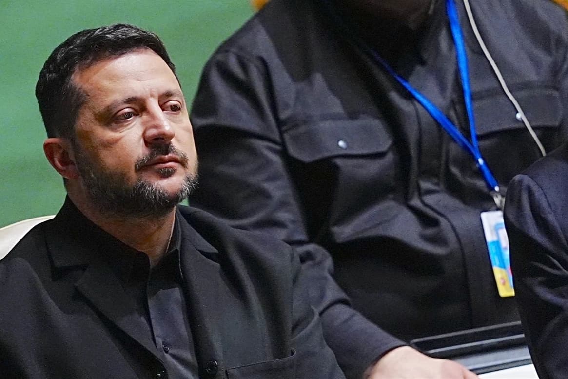 Zelenskiy'den kritik müzakere açıklaması: Trump ve Putin ile üçlü görüşmeye hazırım