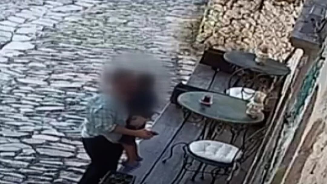 Kaybolan çocuk, işletmecinin dikkati sayesinde bulundu