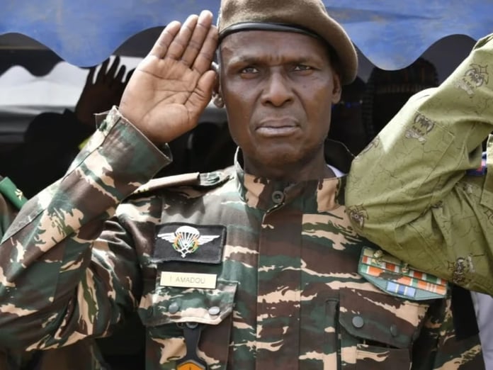 Nijer'de üst düzey generalden Fransa ile savaşa hazırlık çağrısı geldi