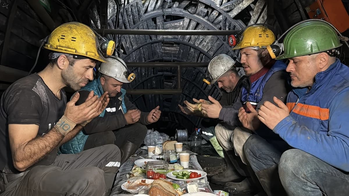 Türkiye'de 2026'nın ilk sahur gecesi renkli anlara tanık oldu