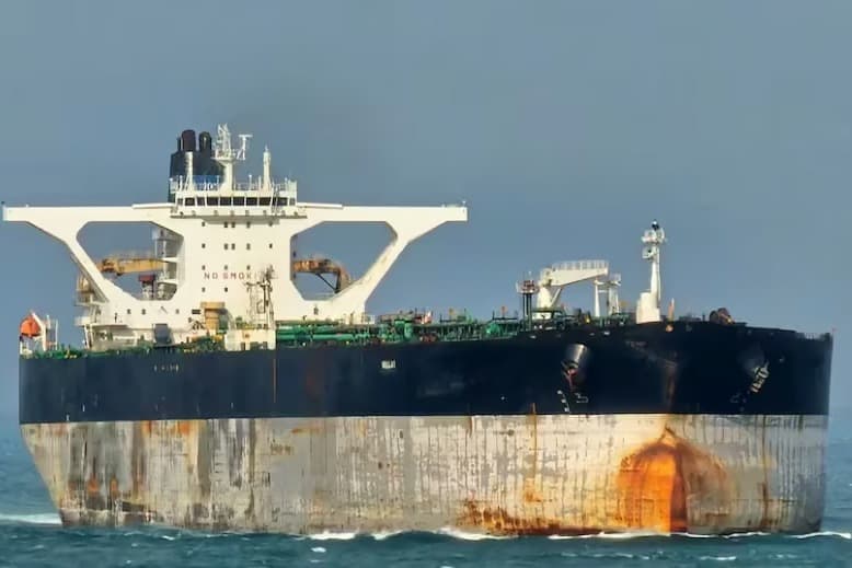 Rusya'nın petrol tankerine operasyon