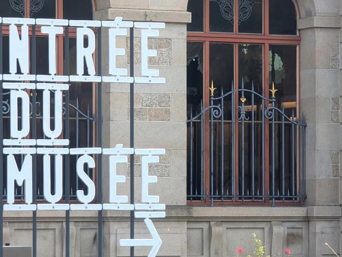 Müze soygunu: 9,5 milyon avroluk çin porselenleri çalındı