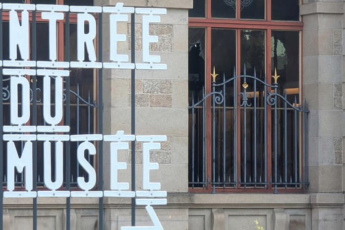 Müze soygunu: 9,5 milyon avroluk çin porselenleri çalındı