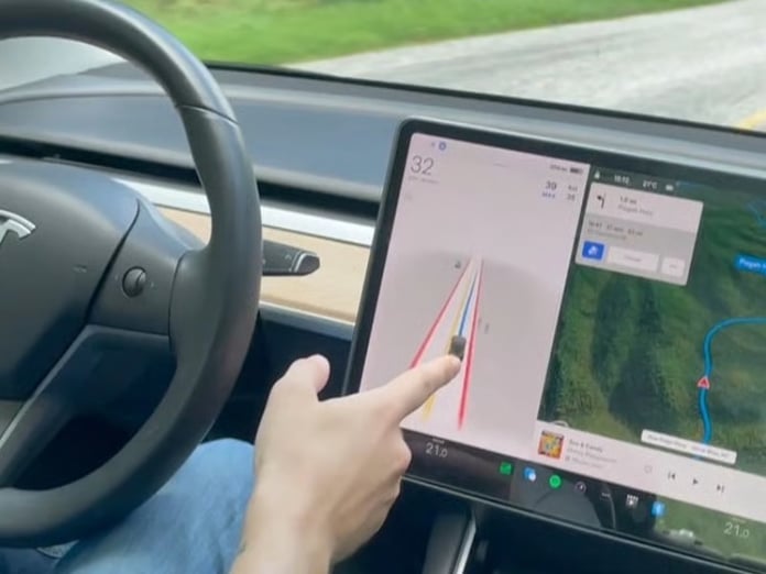 Tesla ABD'de ücretsiz otopilotu kaldırdı: Sadece ücretli abonelik dönemi başladı