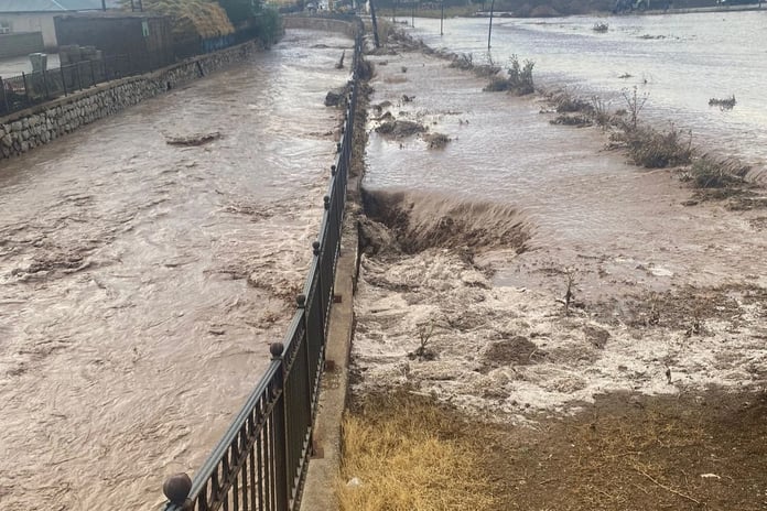 Van'da sağanak yağış sel oldu: İki mahalle su altında kaldı