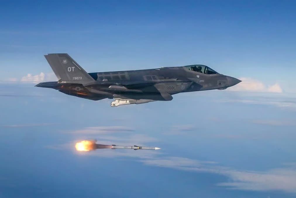 Raytheon’a AMRAAM rekoru