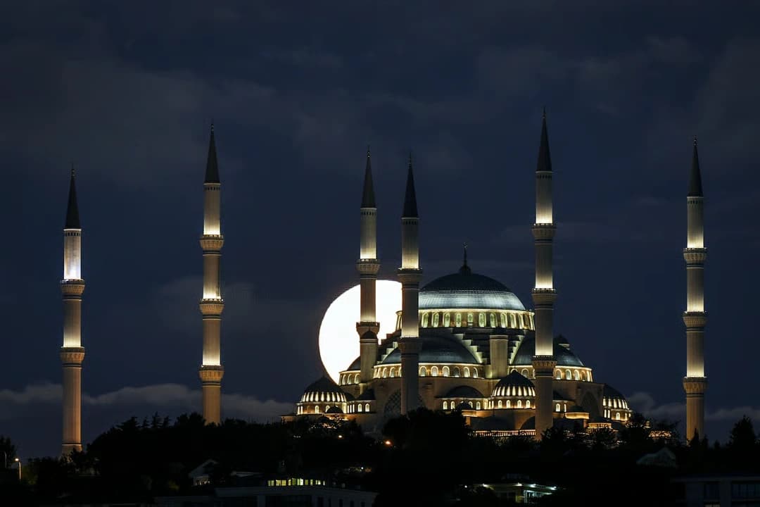 Cuma Hutbesi 28 Ağustos | Diyanet ile Cuma Hutbesi konusu nedir, yayınlandı mı?