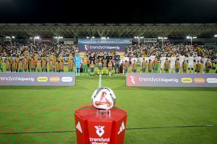 Süper Lig'de yoğun fikstür: 5. ve 6. hafta maçları ile ertelenen karşılaşmaların takvimi belirlendi