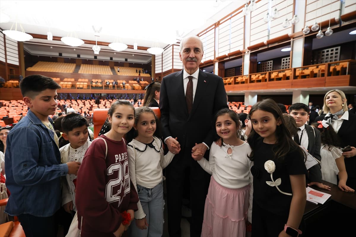 Gazi Meclis’te çocukların günü: "Savaş, korku ve gözyaşı istemiyoruz"