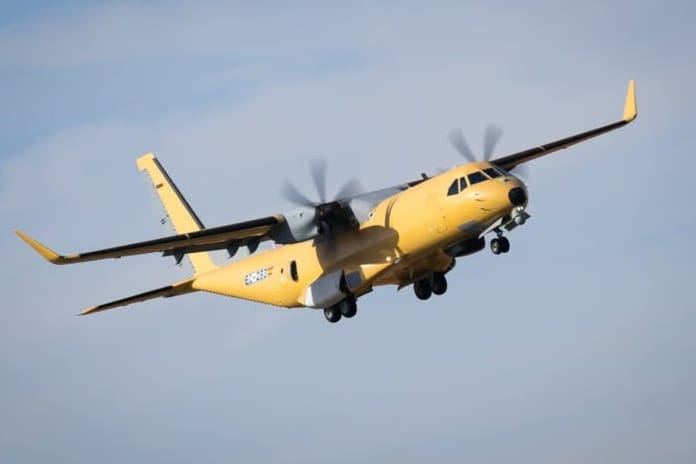 İspanya’nın ilk C295 SAR uçağı Sevilla’da test uçuşlarına başladı
