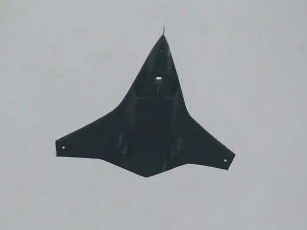 Çin'in üçüncü yeni nesil savaş uçağı görüntülendi