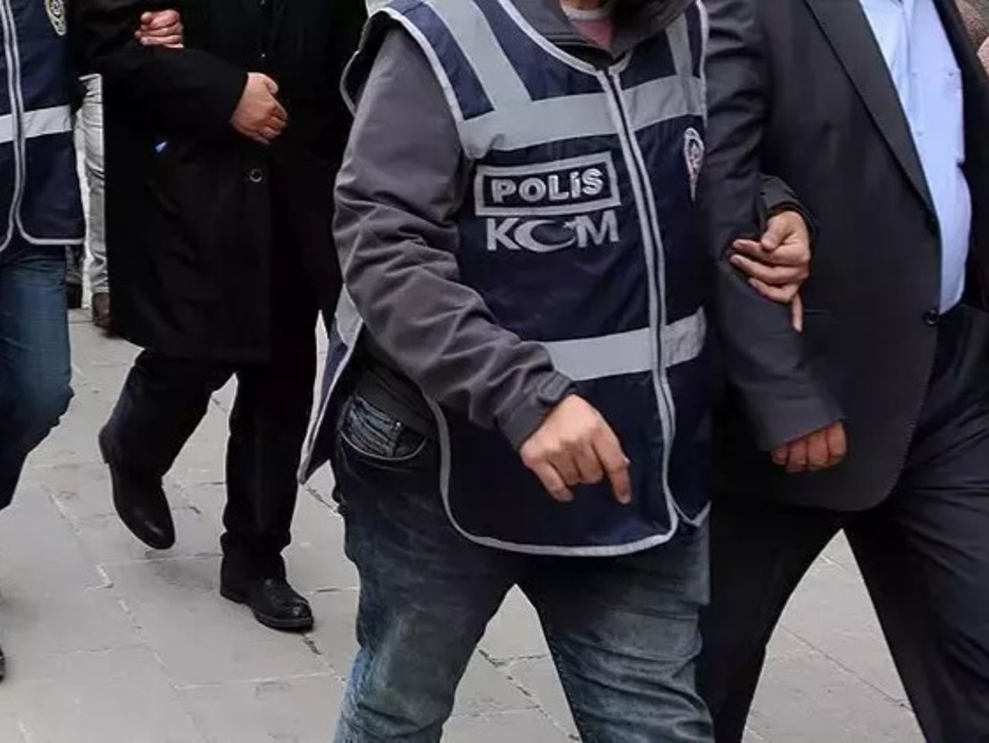 Künefe zincirine FETÖ operasyonu: 33 şüpheli gözaltına alındı