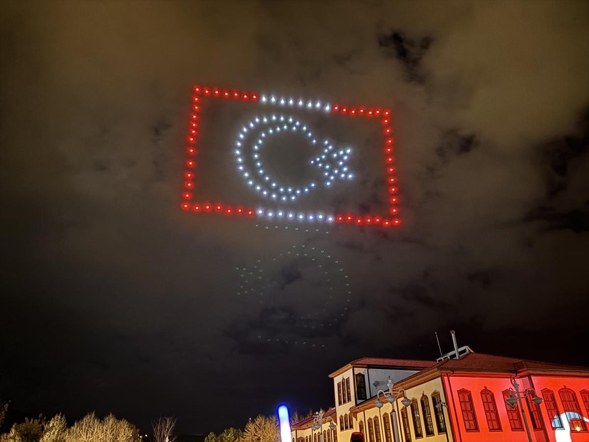 Çankırı'da 23 Nisan coşkusu: Mapping ve dron gösterisiyle kutlandı