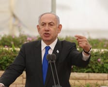 Netanyahu itiraf etti: Gazze'de binlerce Filistinliyi çıplak görüntüleyerek gözaltına aldık