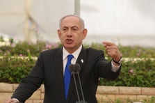 Netanyahu itiraf etti: Gazze'de binlerce Filistinliyi çıplak görüntüleyerek gözaltına aldık
