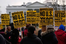 Beyaz Saray'ın önünde Maduro'nun tutuklanması protesto edildi