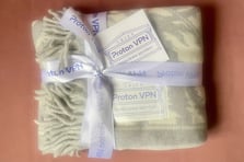 Dijital gurbetçilere teknolojik sıcaklık: Tek dokunuşla dünyayı ayağınıza getiren VPN battaniyesi çıktı