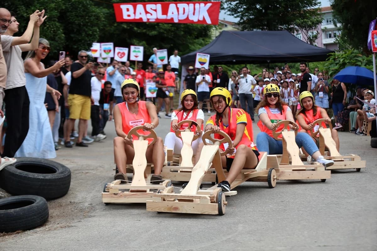 Rize tahta arabaların kıyasıya yarışına sahne oldu
