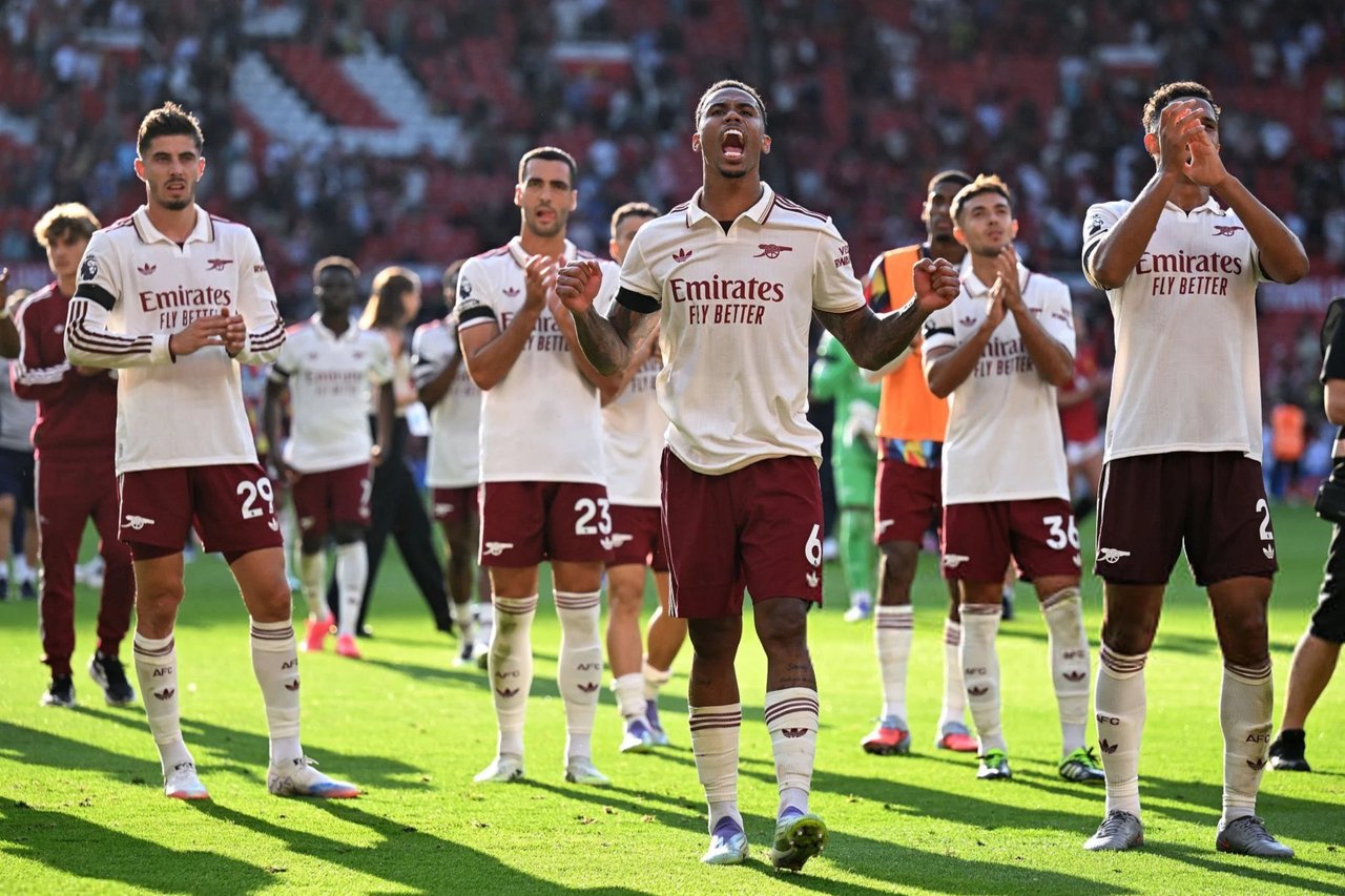 Arsenal Premier Lig'e derbi galibiyetiyle başladı