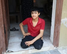 Zihinsel ve bedensel engelli Enes'in tekerlekli sandalyesini çaldılar