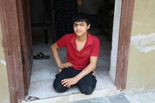 Zihinsel ve bedensel engelli Enes'in tekerlekli sandalyesini çaldılar