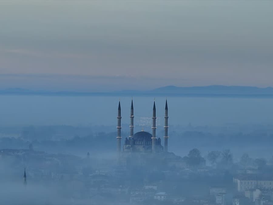 Selimiye Camisi sisle masalsı görünüme büründü
