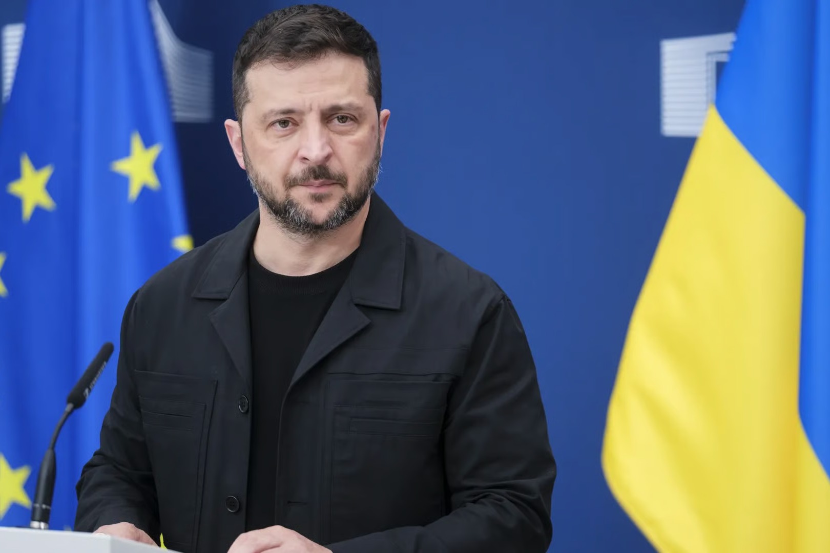 U.S. Ukraine Strategy, Puts Pressure on Zelensky