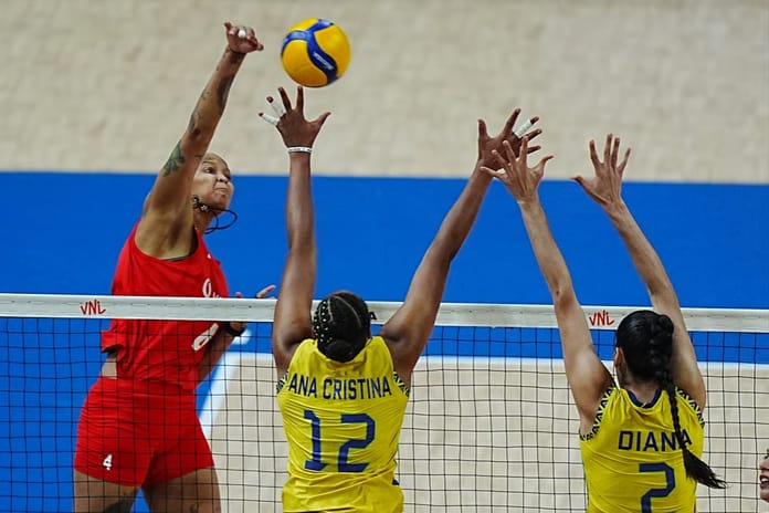 Fenerbahçe'den olay paylaşım: Milli takım yenilgisi sonrası Fenerbahçe'nin rakip oyuncu paylaşımı tartışma yarattı