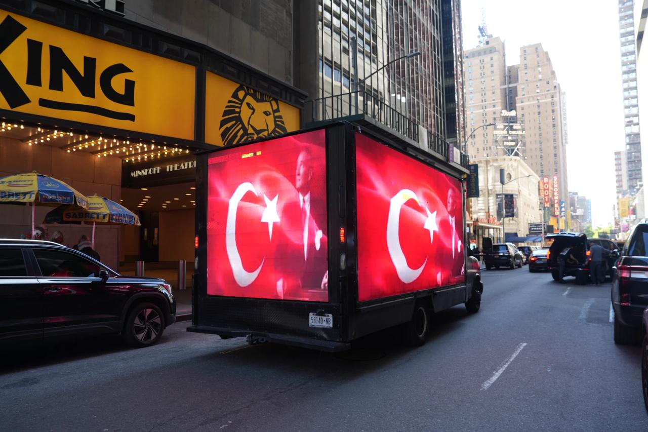 Times Meydanı'nda Ermeni yalanı protestosu