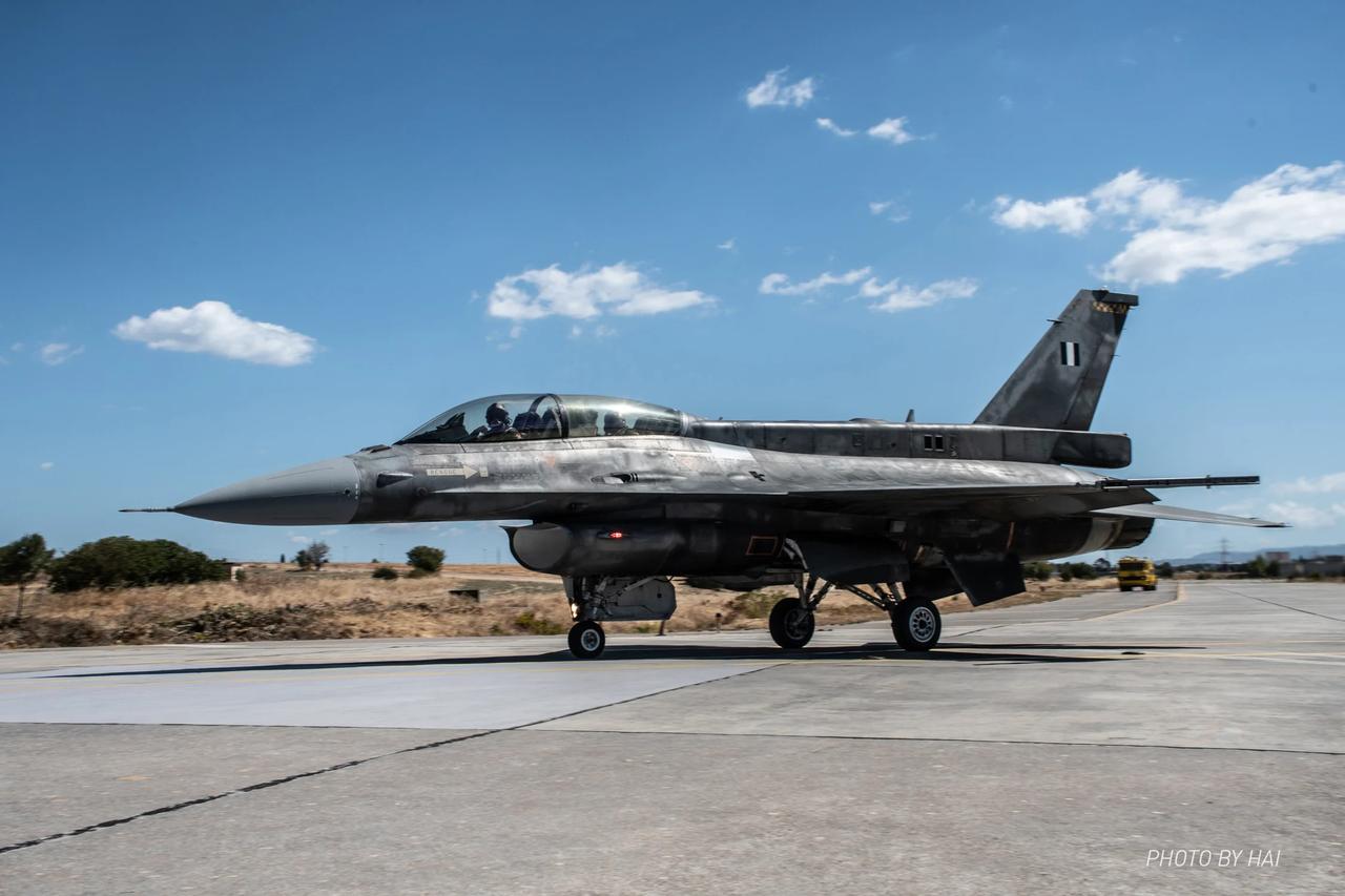 Yunan Hava Kuvvetleri 42. F-16 Viper’ını teslim aldı